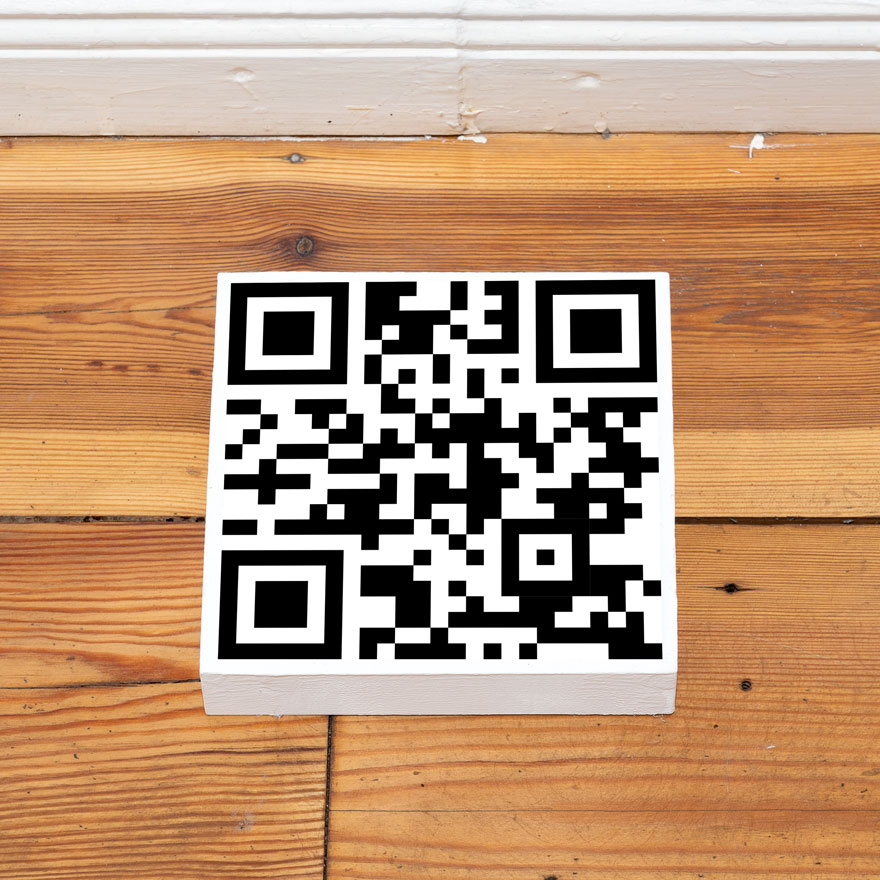 WESERHALLE-Steven-the-painter-Portrait-on-Canvas-qr