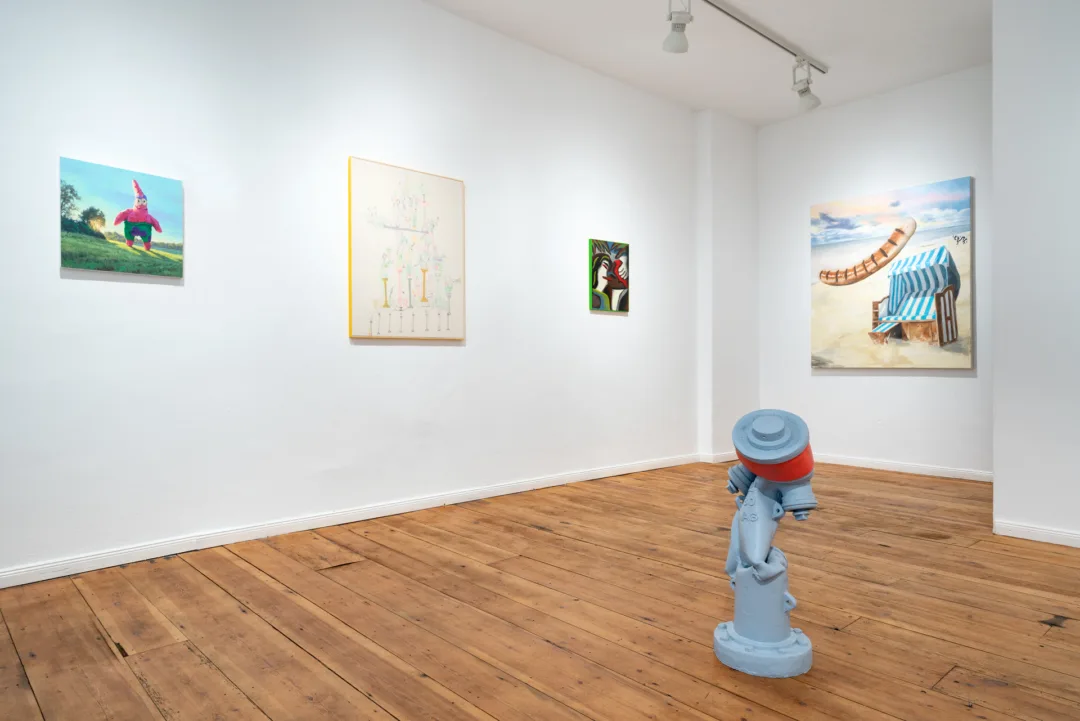 Future Solos Group Show